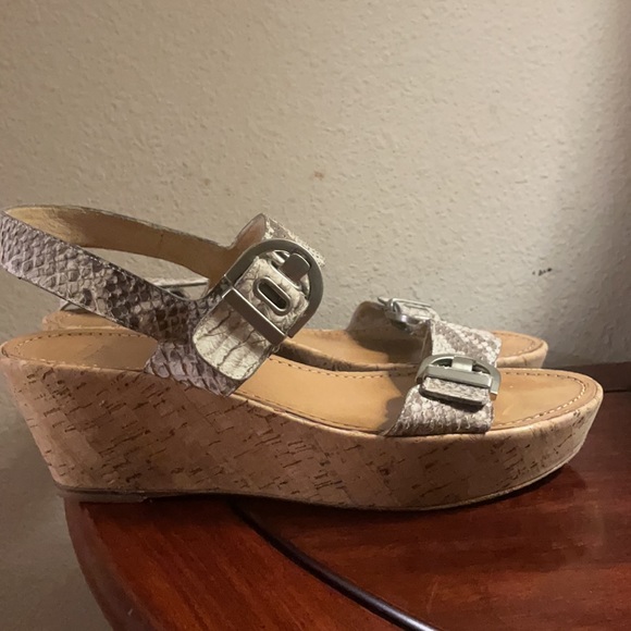 Stuart Weitzman Sandal size 10.5 - Picture 2 of 6